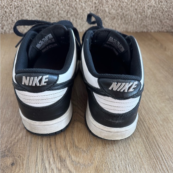 Nike Dunk Low Panda Shoes Big boy 6.5. Men’s 6, Womens 7 equivalent - Picture 3 of 5